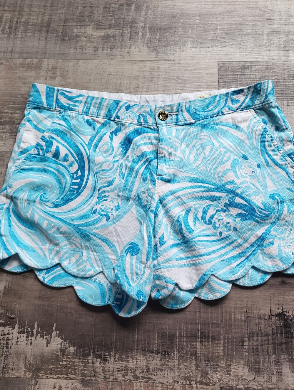 Lilly Pulitzer Scallop Hem Shorts Size 10 Blue White Resort Coastal Preppy